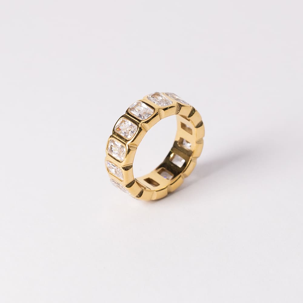 Elegant Cubic Zirconia Ring in 18K Gold Plated Stainless Steel