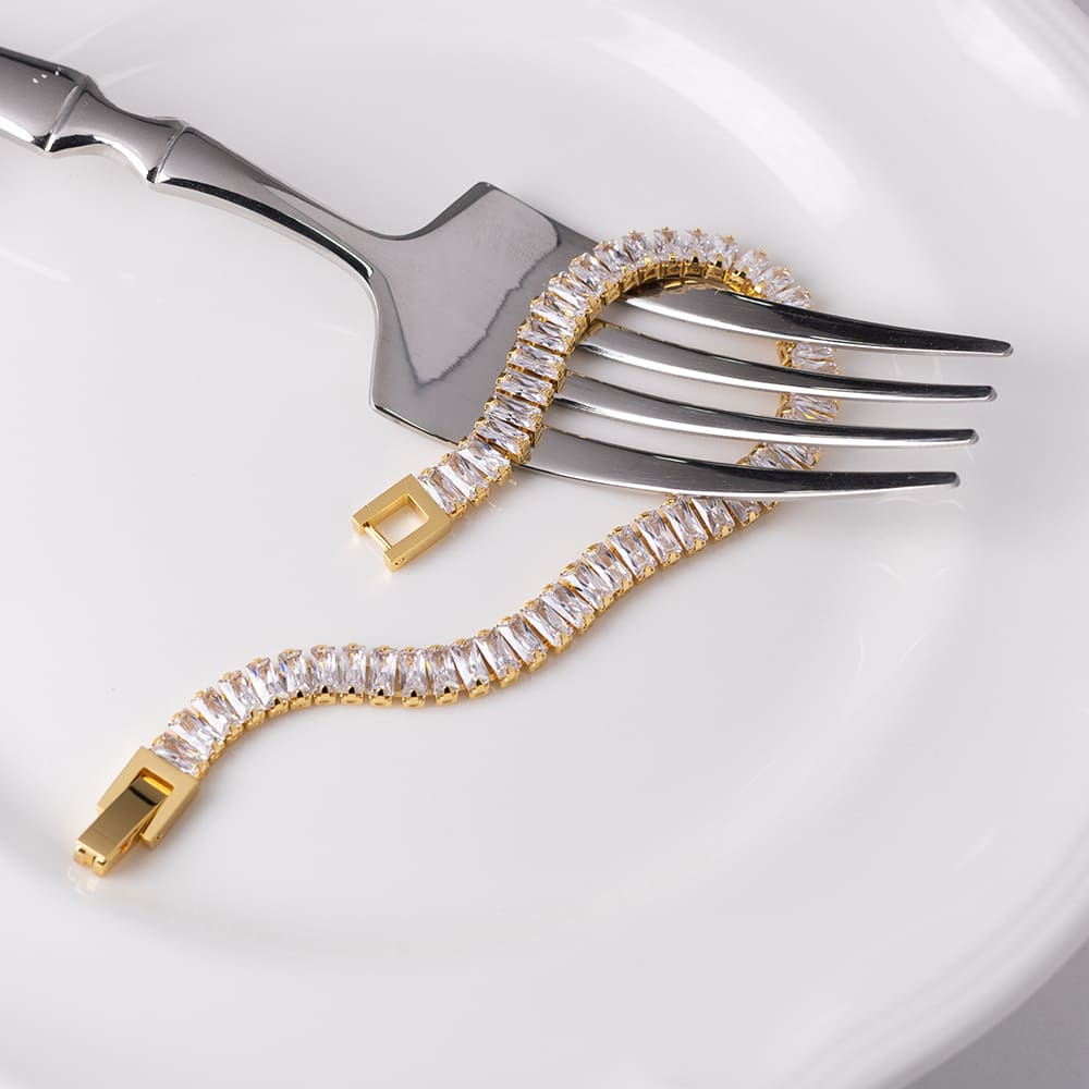 Elegant Zirconia Bracelet