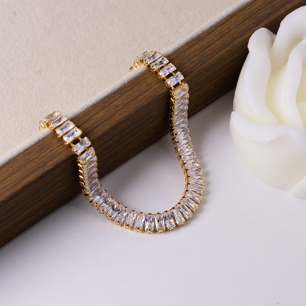 Elegant Zirconia Bracelet