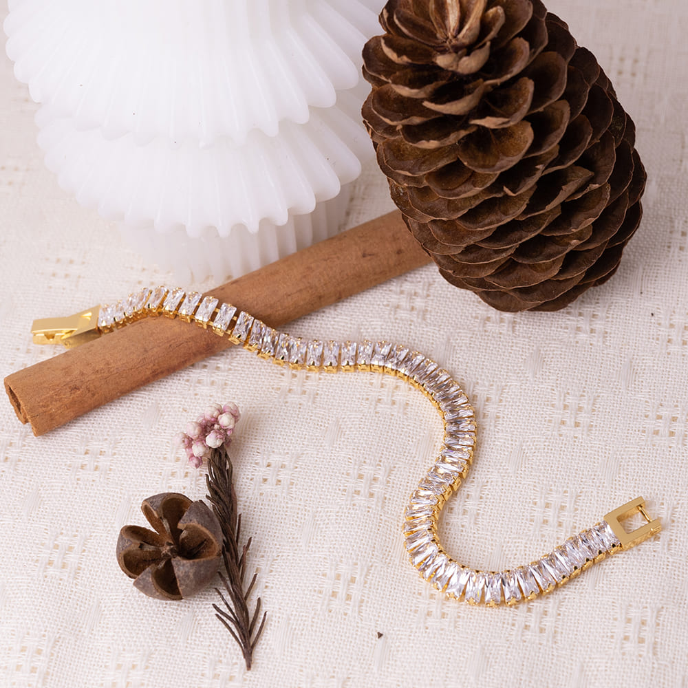 Elegant Zirconia Bracelet