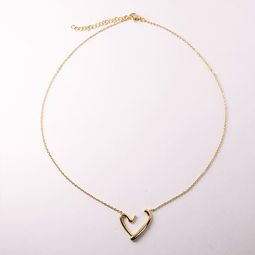 Elegant Love Heart Pendant Necklace