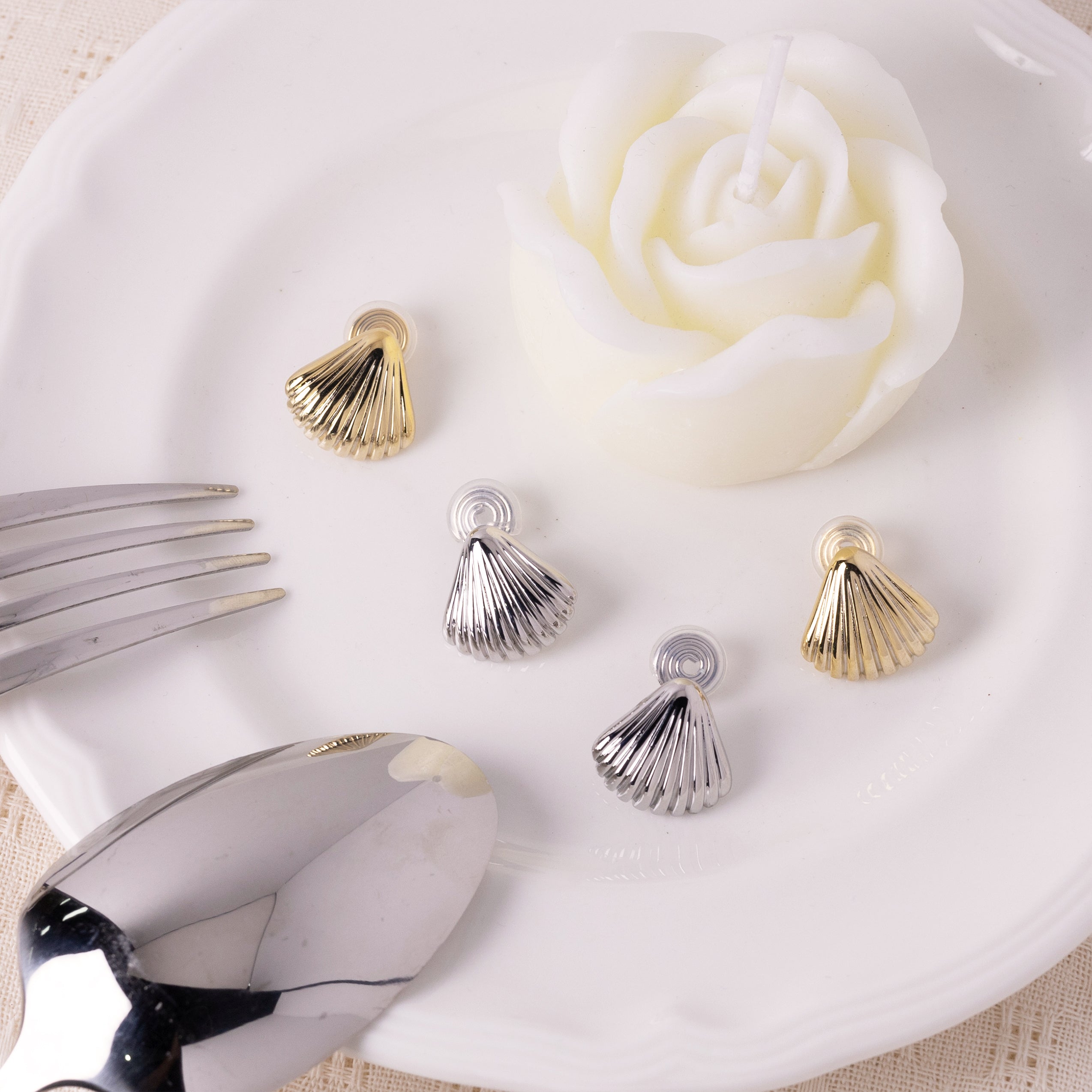 no-piercing-clip-on-earrings-radiant-shell-gold-front