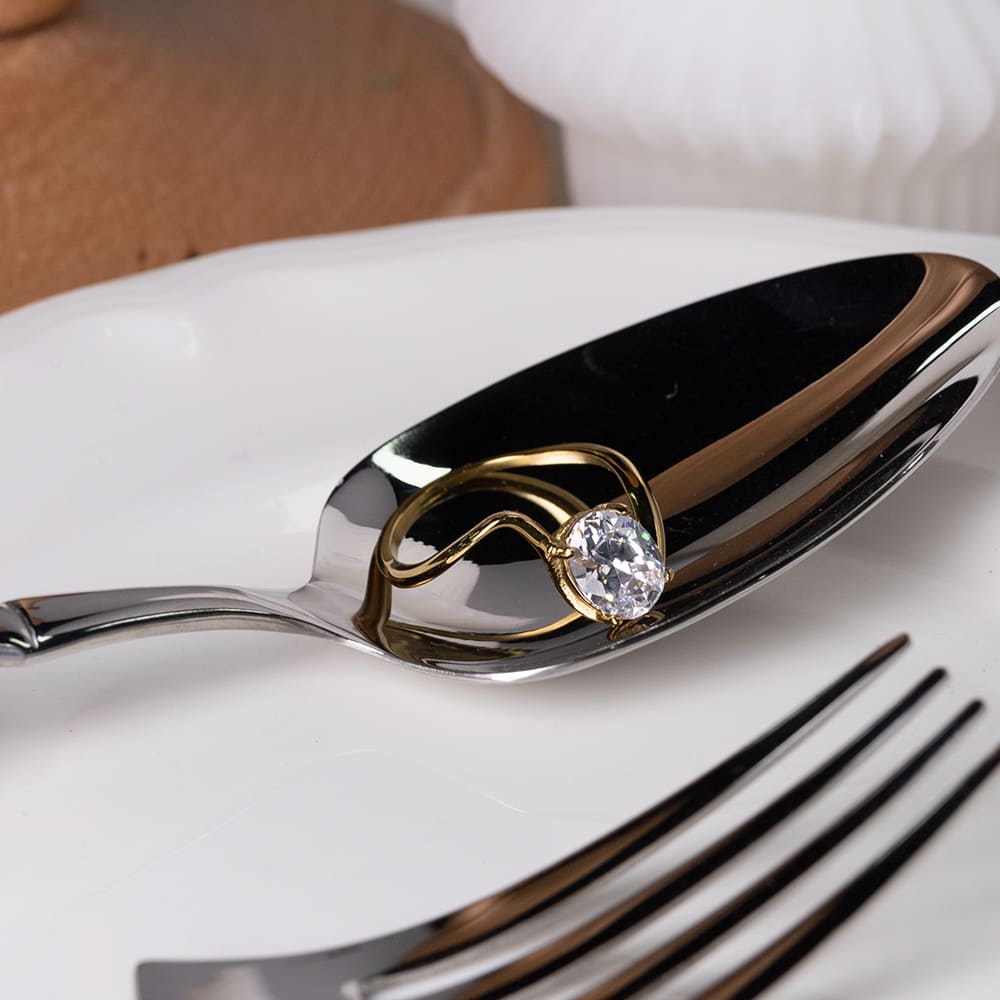 Fine Oval Zircon Ring