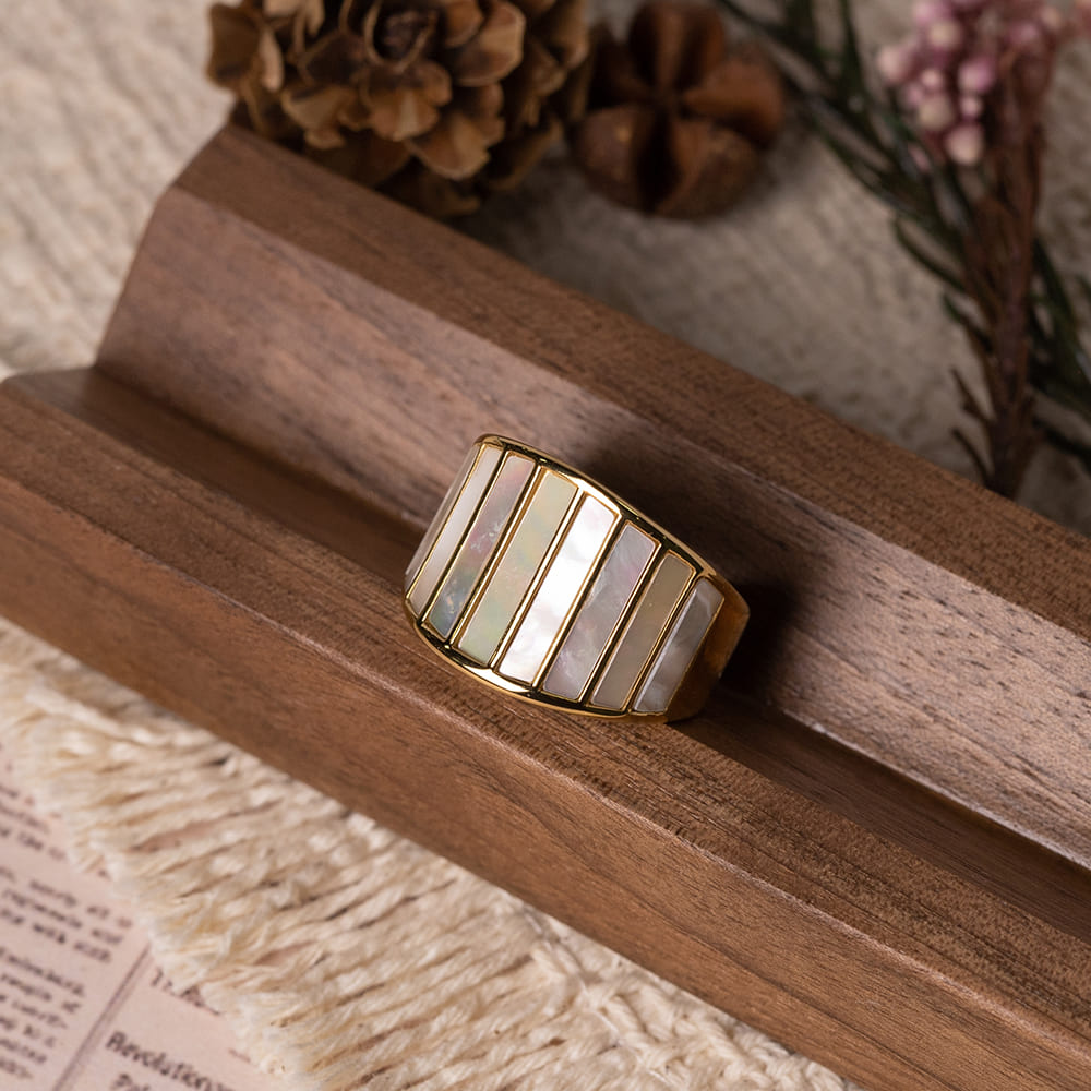 Chunky 18K Gold Stainless Steel Shell Ring