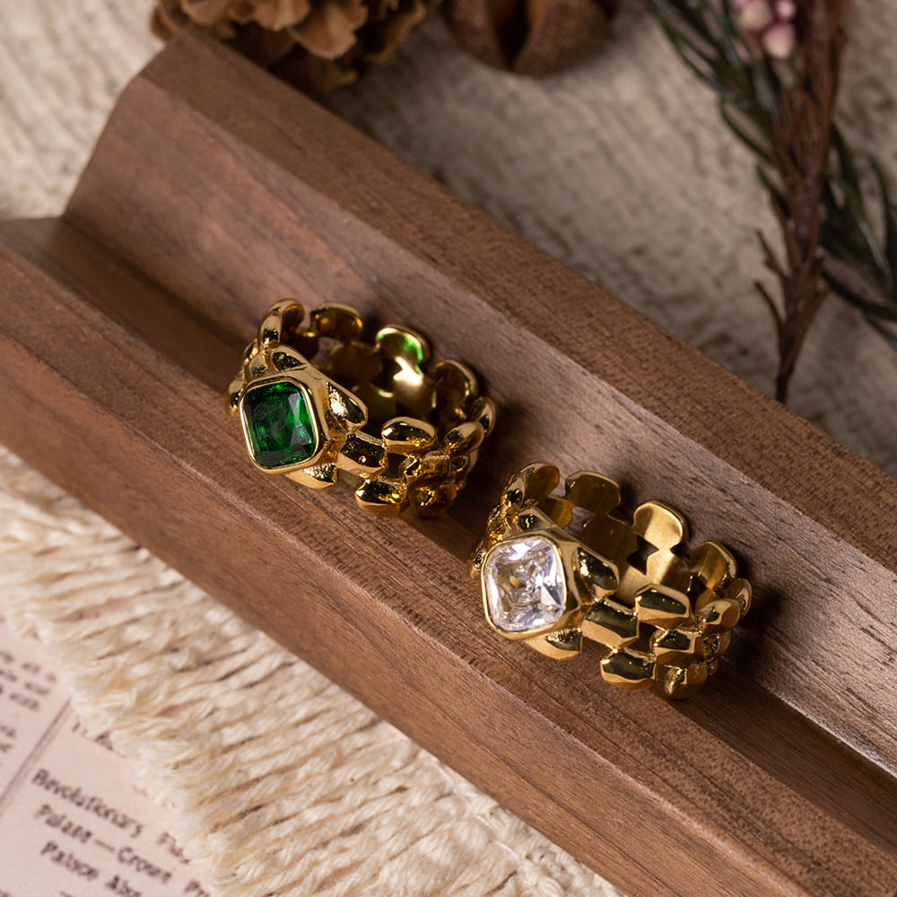 Vintage Emerald Zircon Square Watch Ring