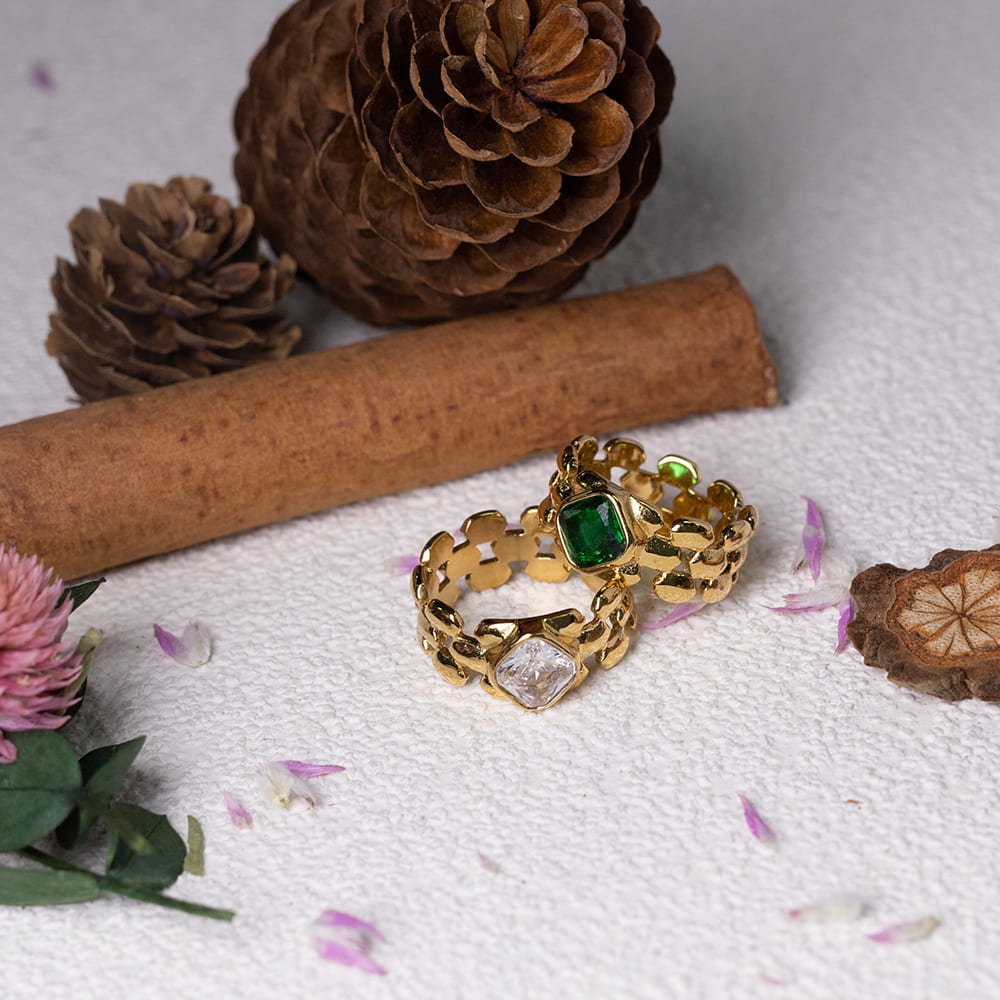 Vintage Emerald Zircon Square Watch Ring